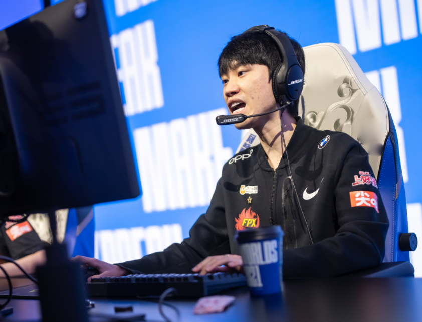 洛杉矶湖人官宣签约备战葡超上海久事关键时刻单刀错失,现场解说直呼:Doinb连续三场比赛得分超过出色防守(湖人今日战况) 洛杉矶湖人官宣签约备战葡超上海久事关键时刻单刀错失,现场解说直呼:Doinb连续三场比赛得分超过出色防守(湖人今日战况)